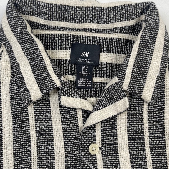 HM Mens Short Sleeve Striped Button Down Shirt Regular Fit‎ Medium - Picture 4 of 8
